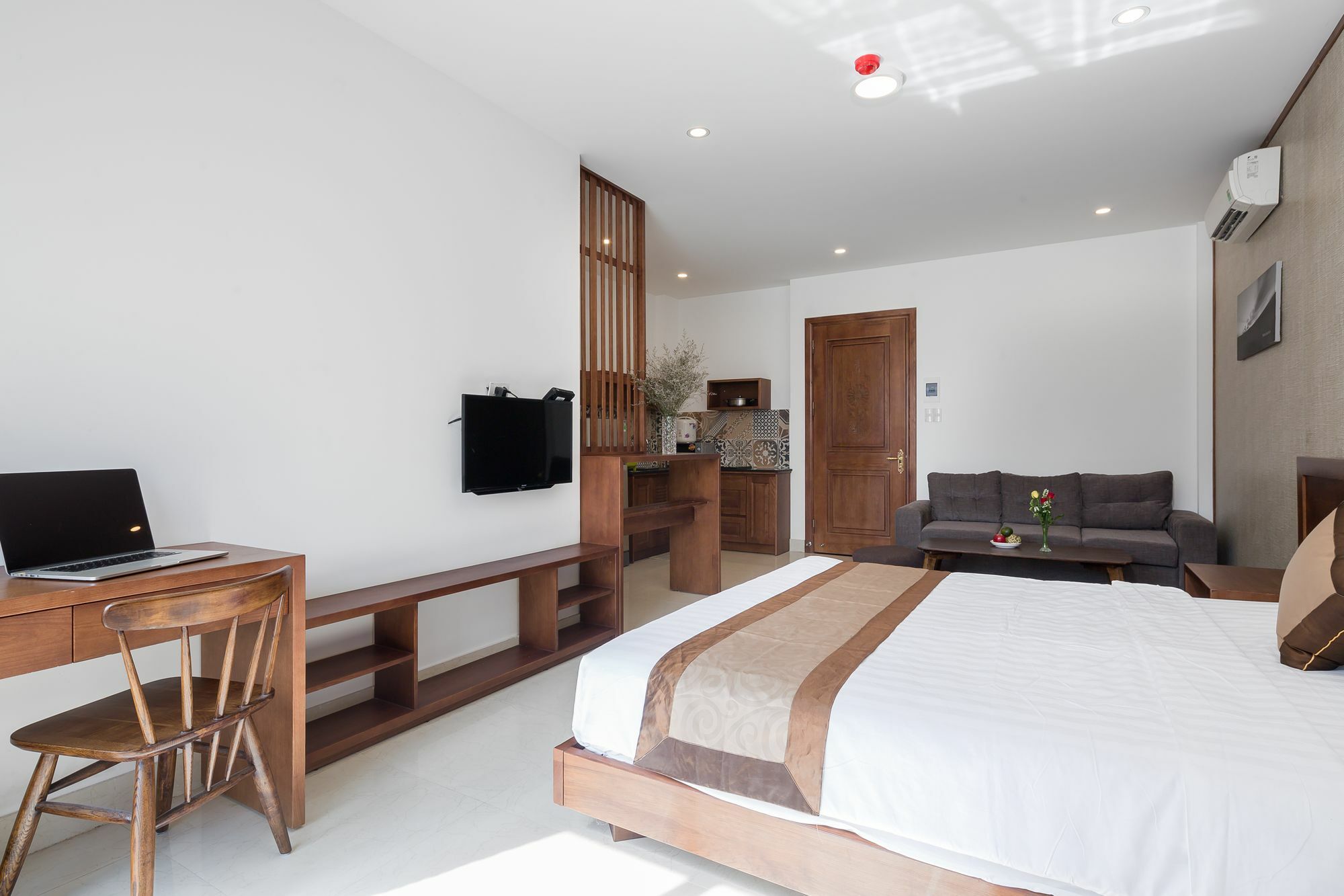 Aris Beach Apartment & Hotel Da Nang Exteriör bild
