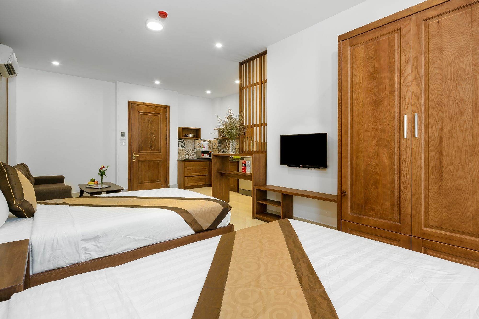 Aris Beach Apartment & Hotel Da Nang Exteriör bild